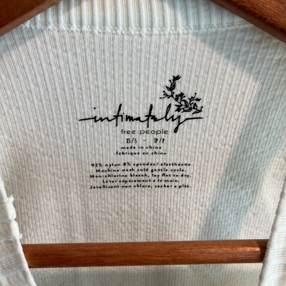 Free People - Picture 2 of 5